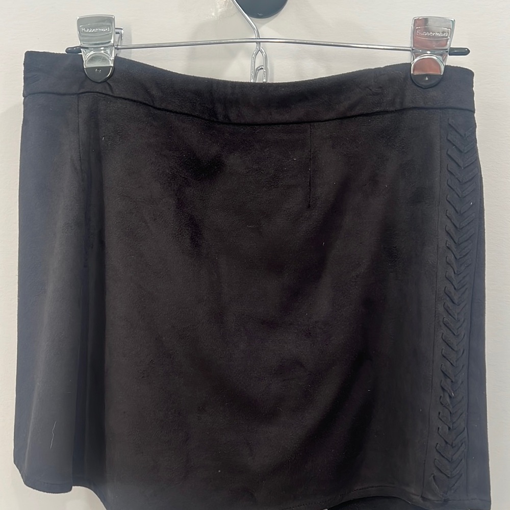 Suede mini-skirt with rose gold zipper